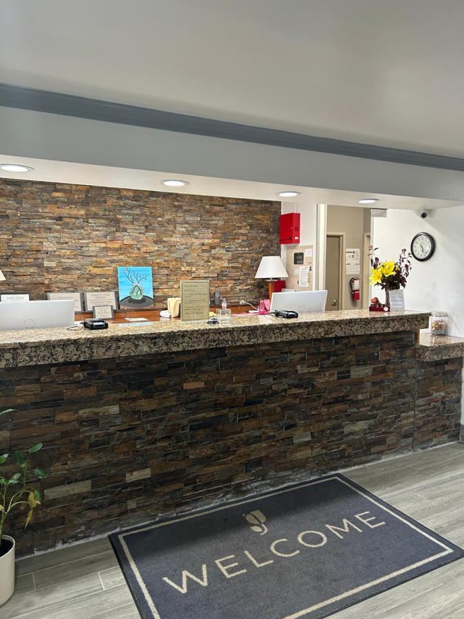 Country Inn & Suites By Radisson, Grand Rapids Airport, Mi Cascade ภายนอก รูปภาพ