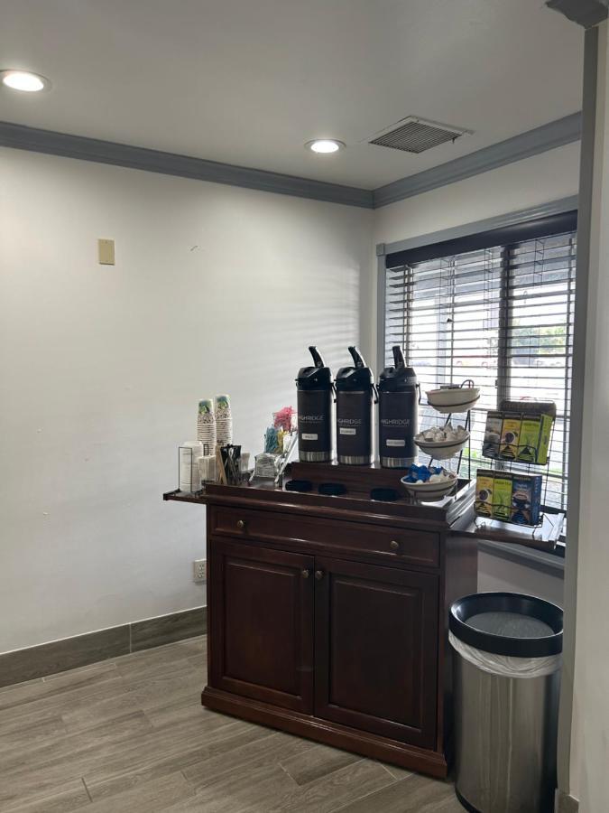 Country Inn & Suites By Radisson, Grand Rapids Airport, Mi Cascade ภายนอก รูปภาพ