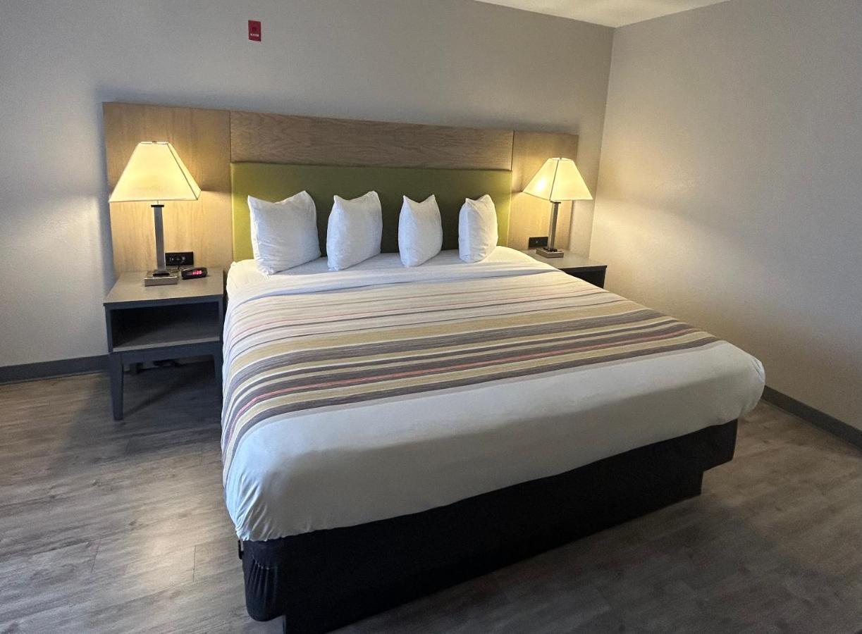 Country Inn & Suites By Radisson, Grand Rapids Airport, Mi Cascade ภายนอก รูปภาพ