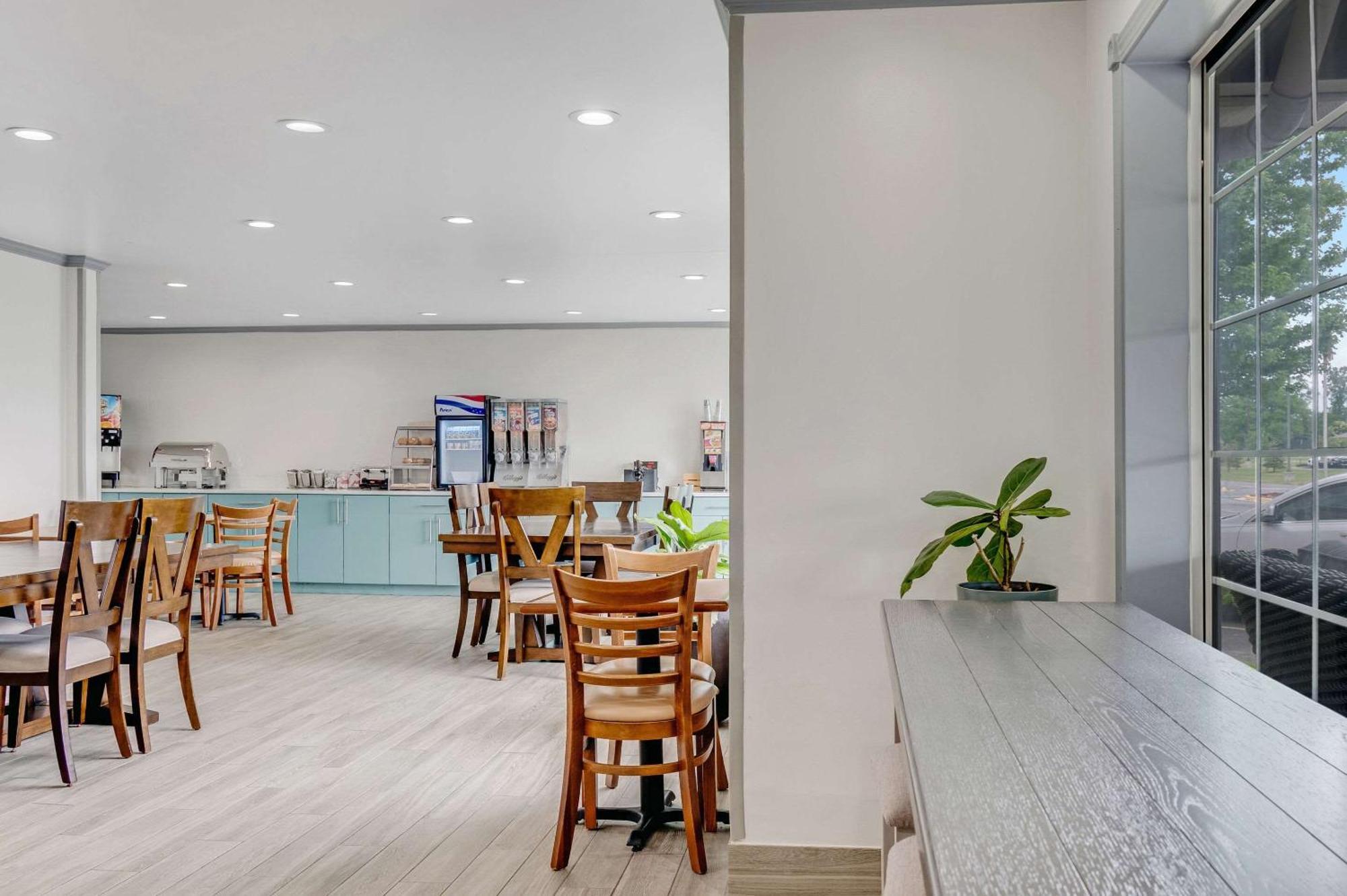 Country Inn & Suites By Radisson, Grand Rapids Airport, Mi Cascade ภายนอก รูปภาพ
