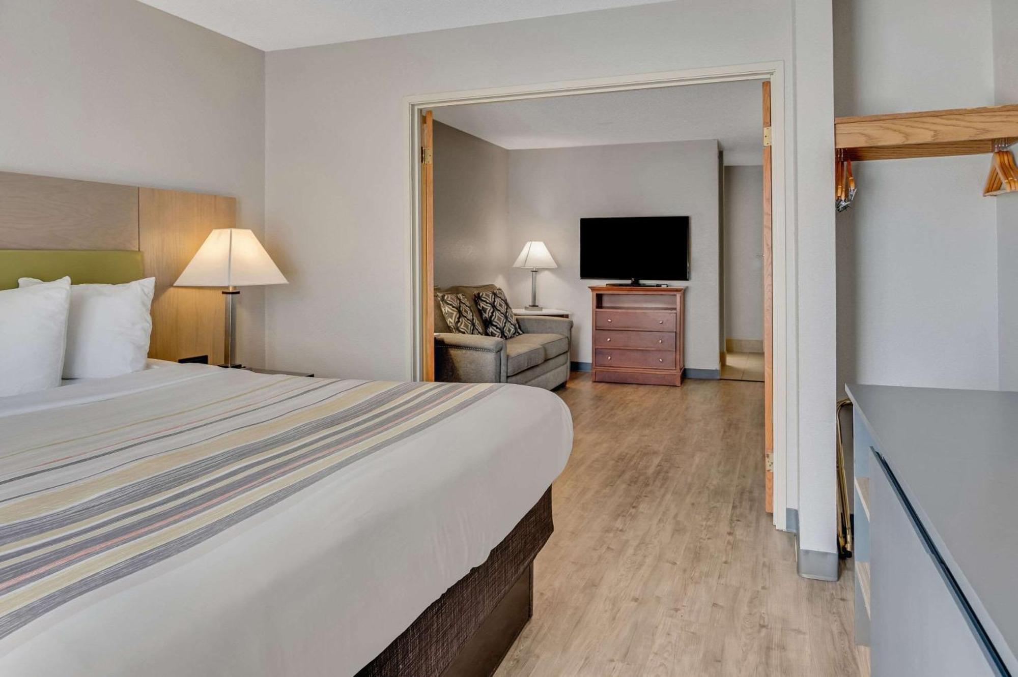 Country Inn & Suites By Radisson, Grand Rapids Airport, Mi Cascade ภายนอก รูปภาพ