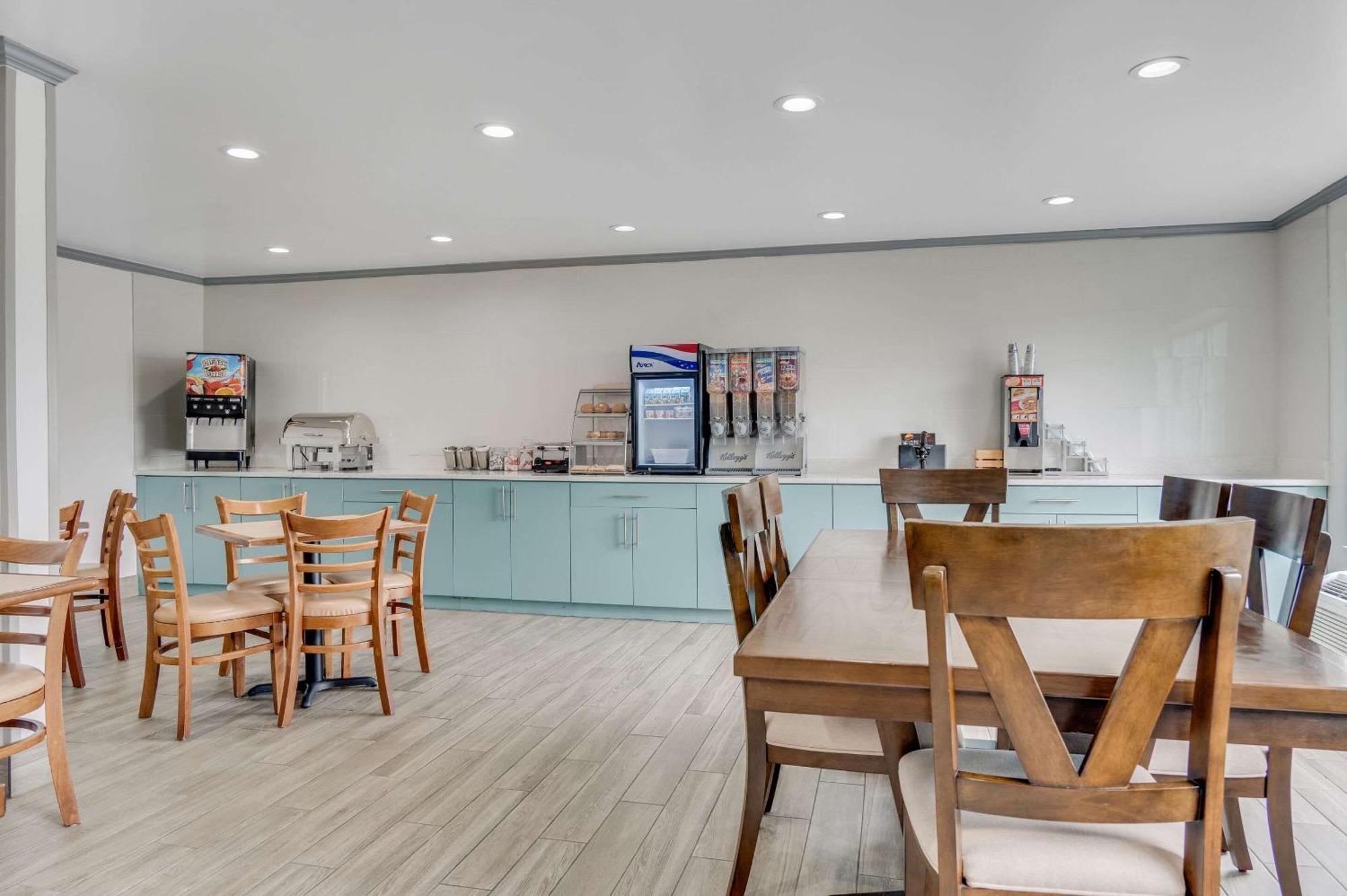 Country Inn & Suites By Radisson, Grand Rapids Airport, Mi Cascade ภายนอก รูปภาพ