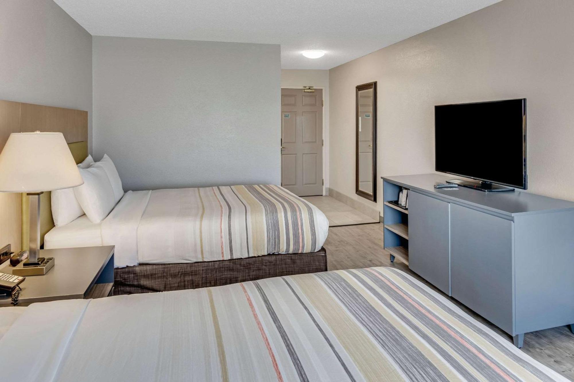 Country Inn & Suites By Radisson, Grand Rapids Airport, Mi Cascade ภายนอก รูปภาพ