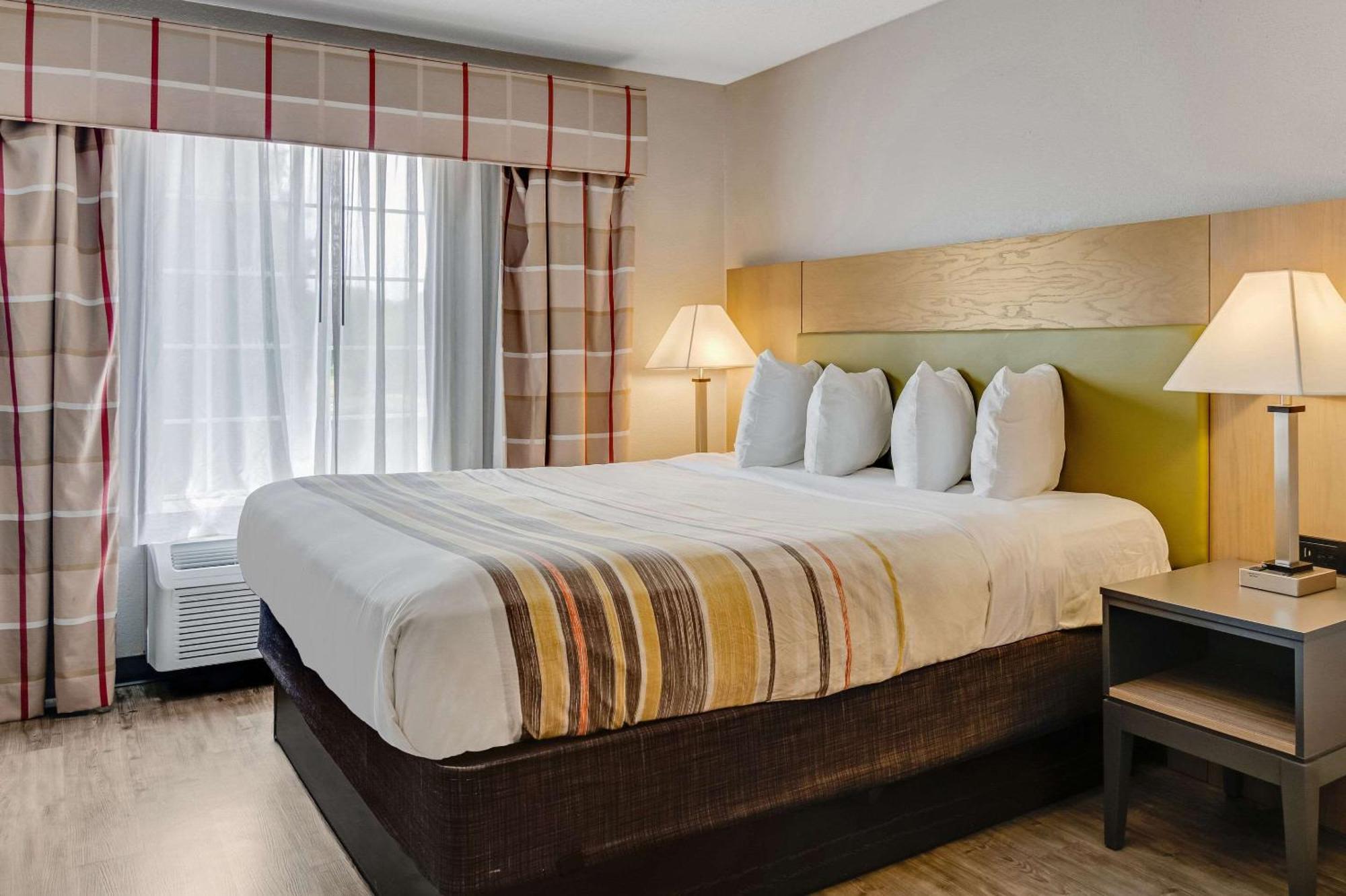 Country Inn & Suites By Radisson, Grand Rapids Airport, Mi Cascade ภายนอก รูปภาพ