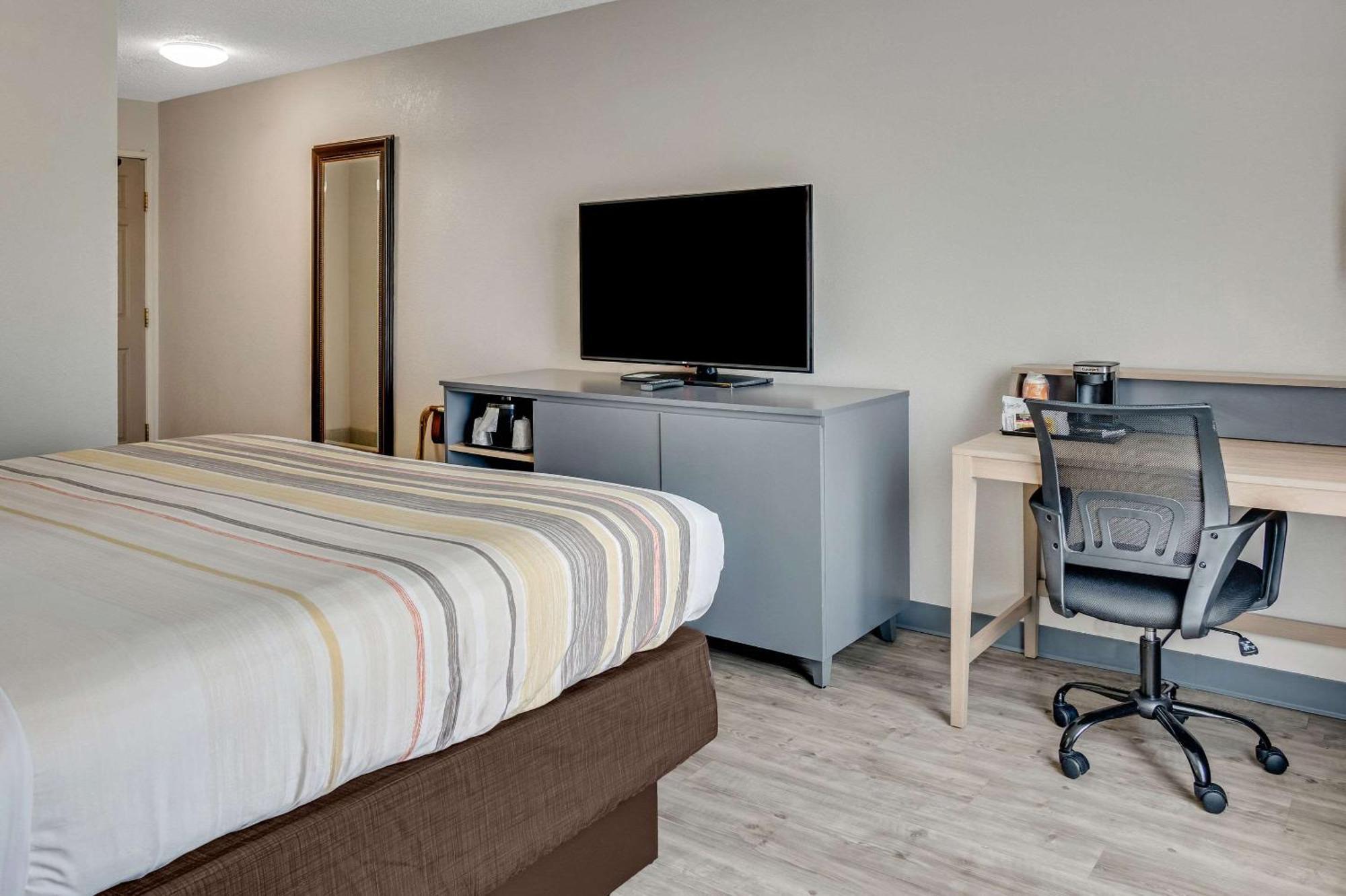 Country Inn & Suites By Radisson, Grand Rapids Airport, Mi Cascade ภายนอก รูปภาพ