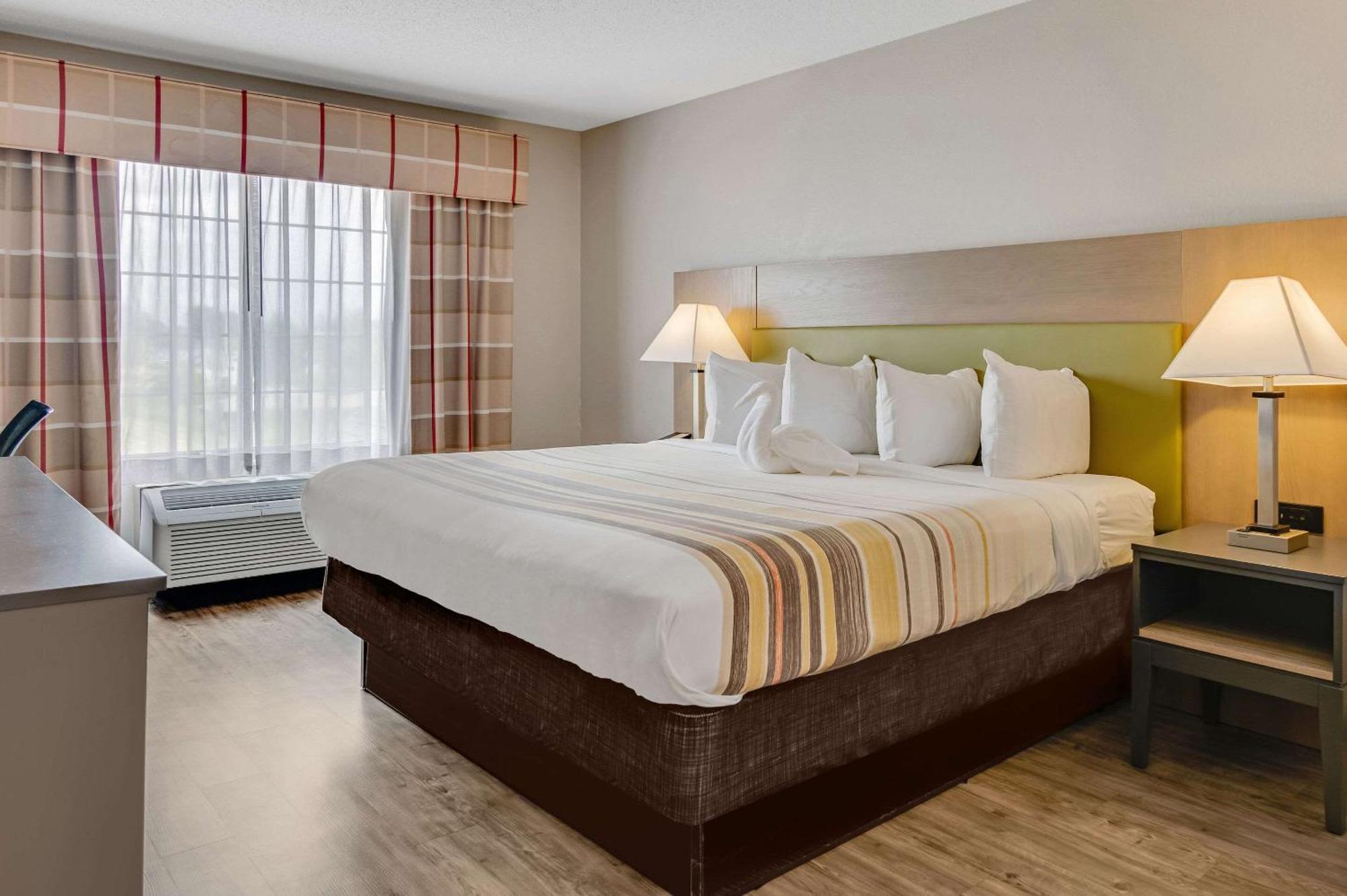 Country Inn & Suites By Radisson, Grand Rapids Airport, Mi Cascade ภายนอก รูปภาพ