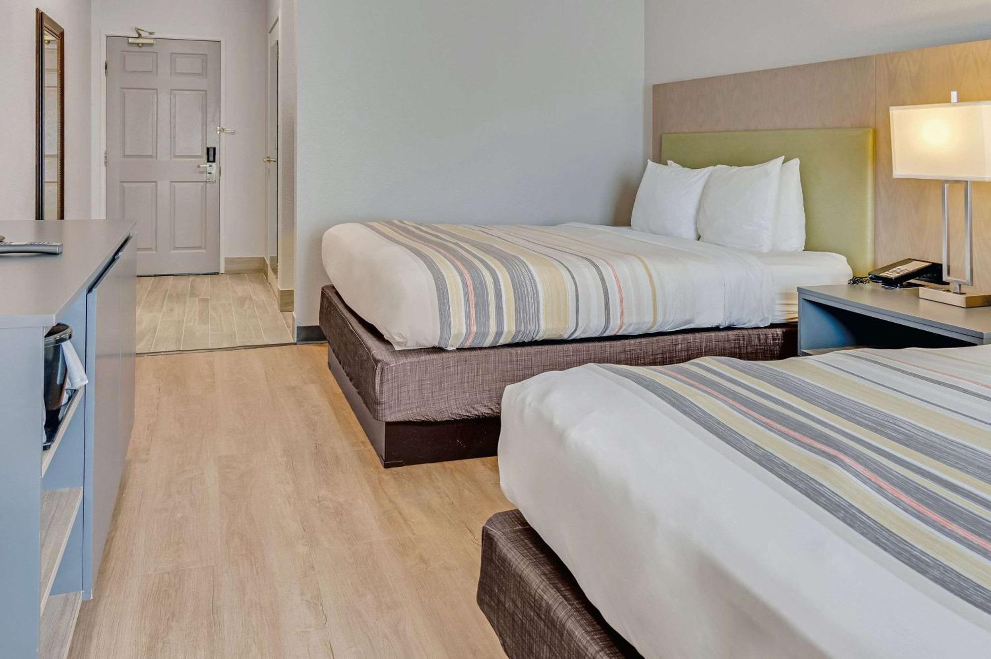 Country Inn & Suites By Radisson, Grand Rapids Airport, Mi Cascade ภายนอก รูปภาพ