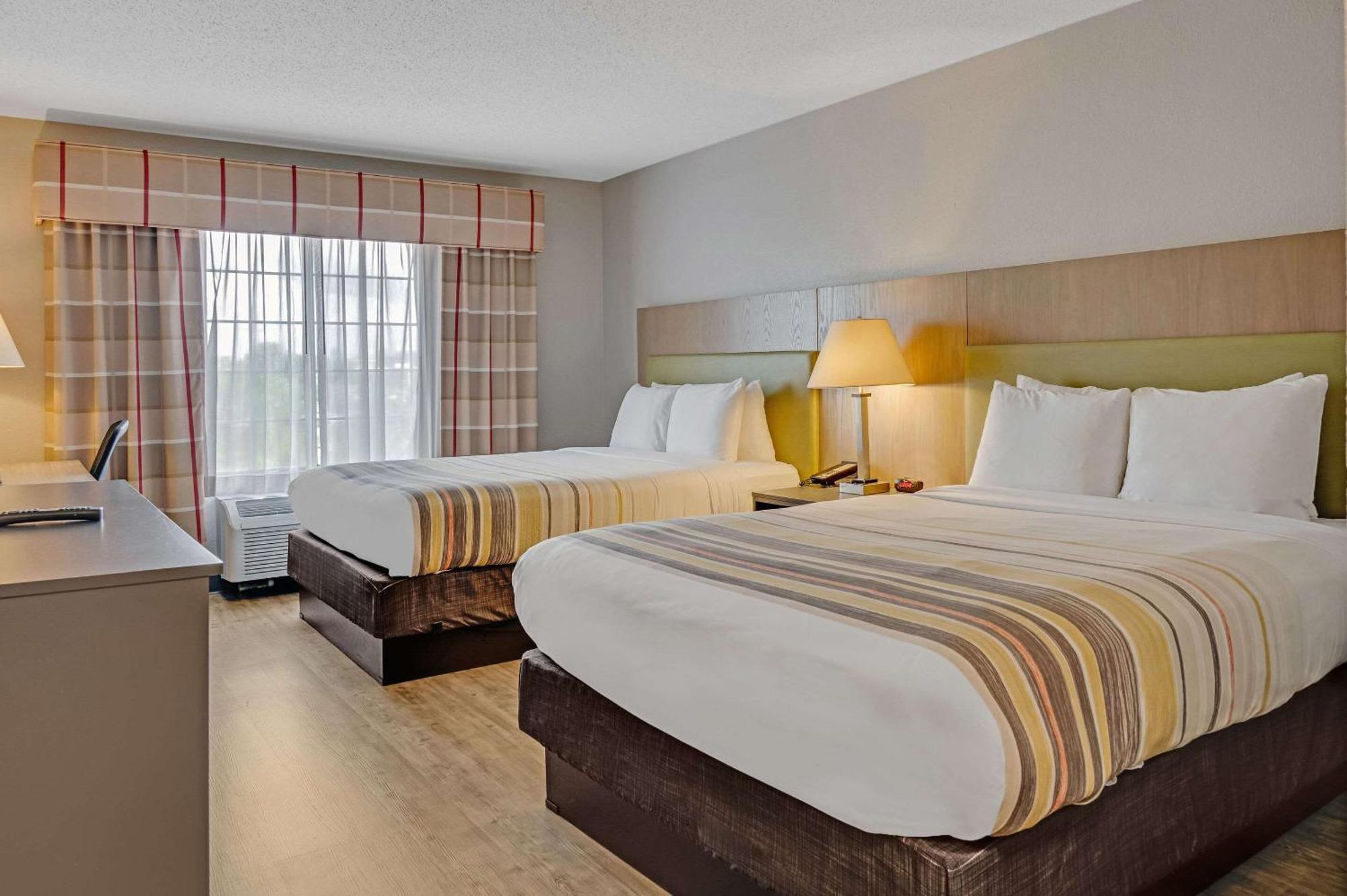Country Inn & Suites By Radisson, Grand Rapids Airport, Mi Cascade ภายนอก รูปภาพ