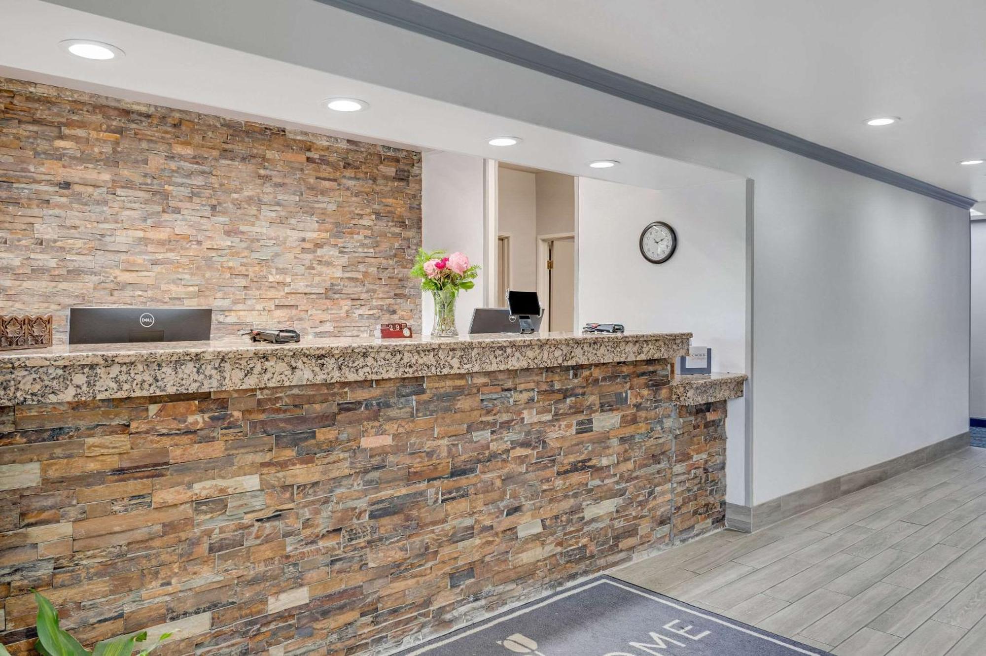 Country Inn & Suites By Radisson, Grand Rapids Airport, Mi Cascade ภายนอก รูปภาพ