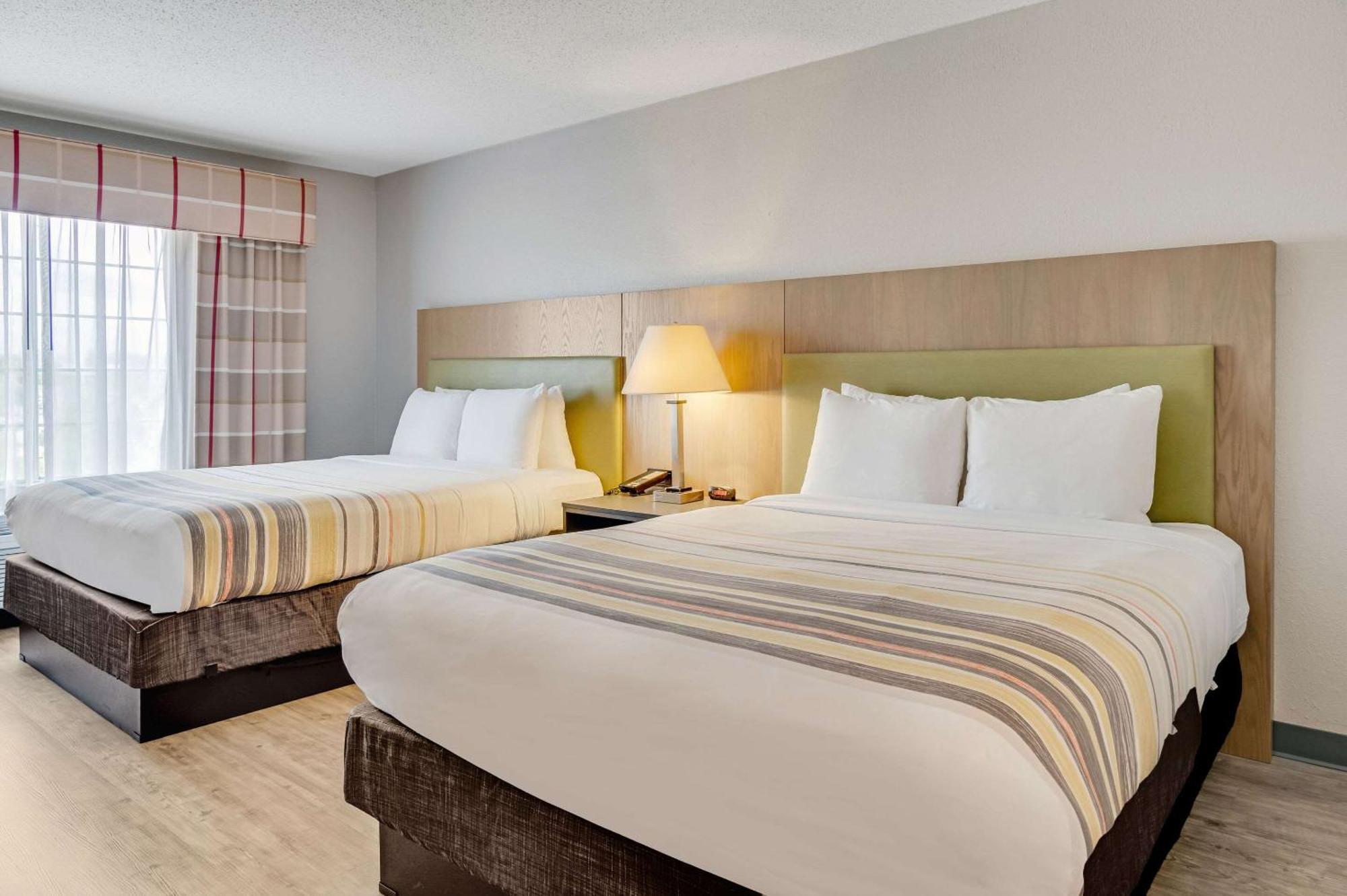 Country Inn & Suites By Radisson, Grand Rapids Airport, Mi Cascade ภายนอก รูปภาพ